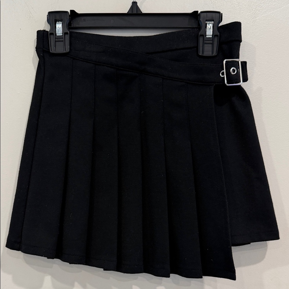 Zara Black Pleated Skirt with Buckle